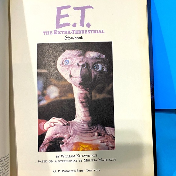 E.T. THE EXTRA TERRESTRIAL STORYBOOK HARDCOVER VTG 1982 STEVEN SPIELBERG - Picture 8 of 10
